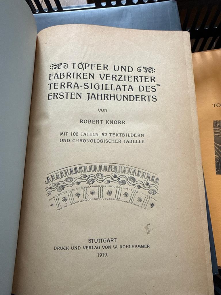 Töpfer und Fabriken verzierter Terra-Sigillata (1919) Knorr, Ophalen of Verzenden, Gelezen, Europa overig