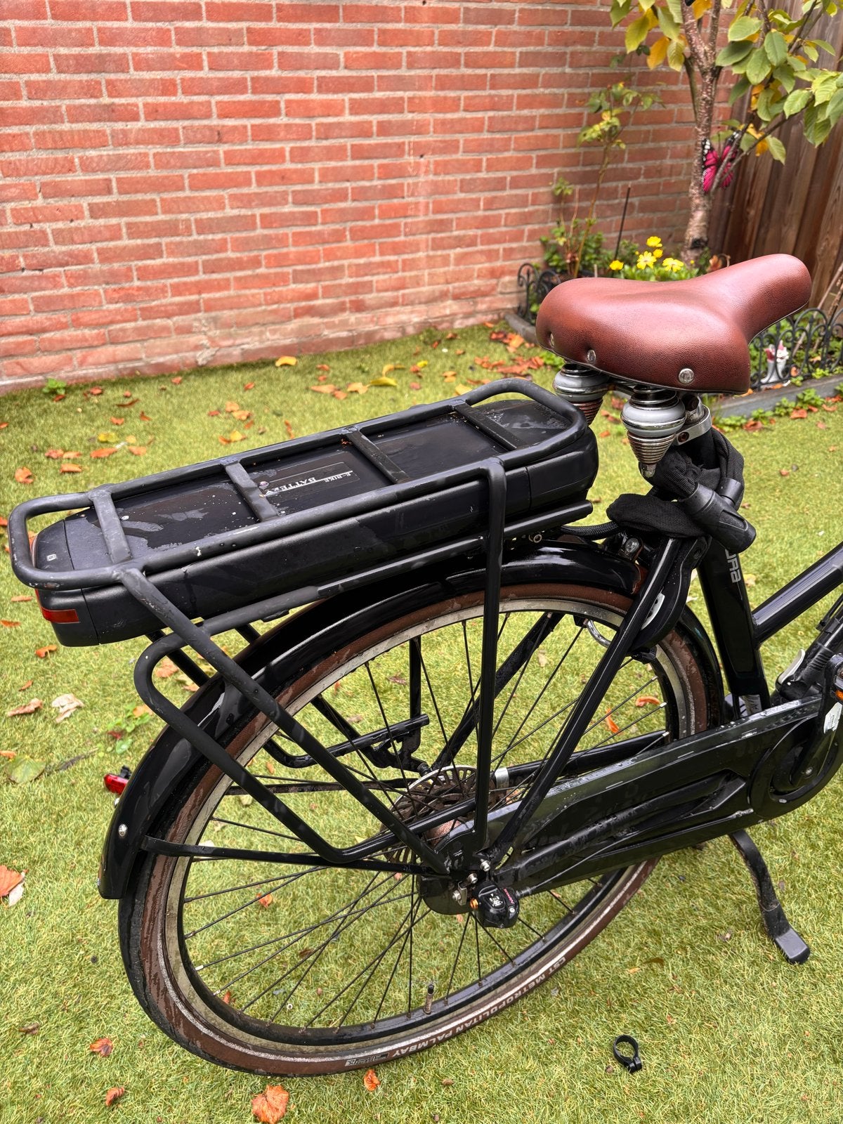 Altec E-bike met nieuwe voorband en goede accu, Ophalen, Gebruikt, 30 tot 50 km per accu, Overige merken