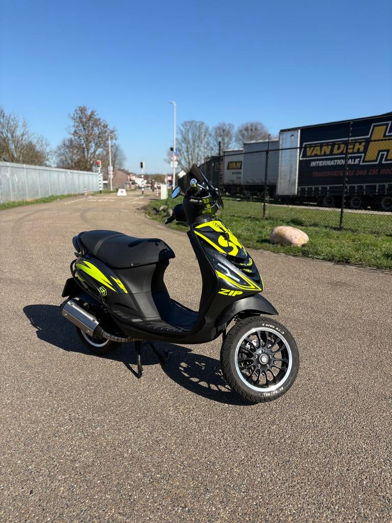 Piaggio zip 172/180cc A1, Fietsen en Brommers, Ophalen, Zo goed als nieuw, Benzine, Zip