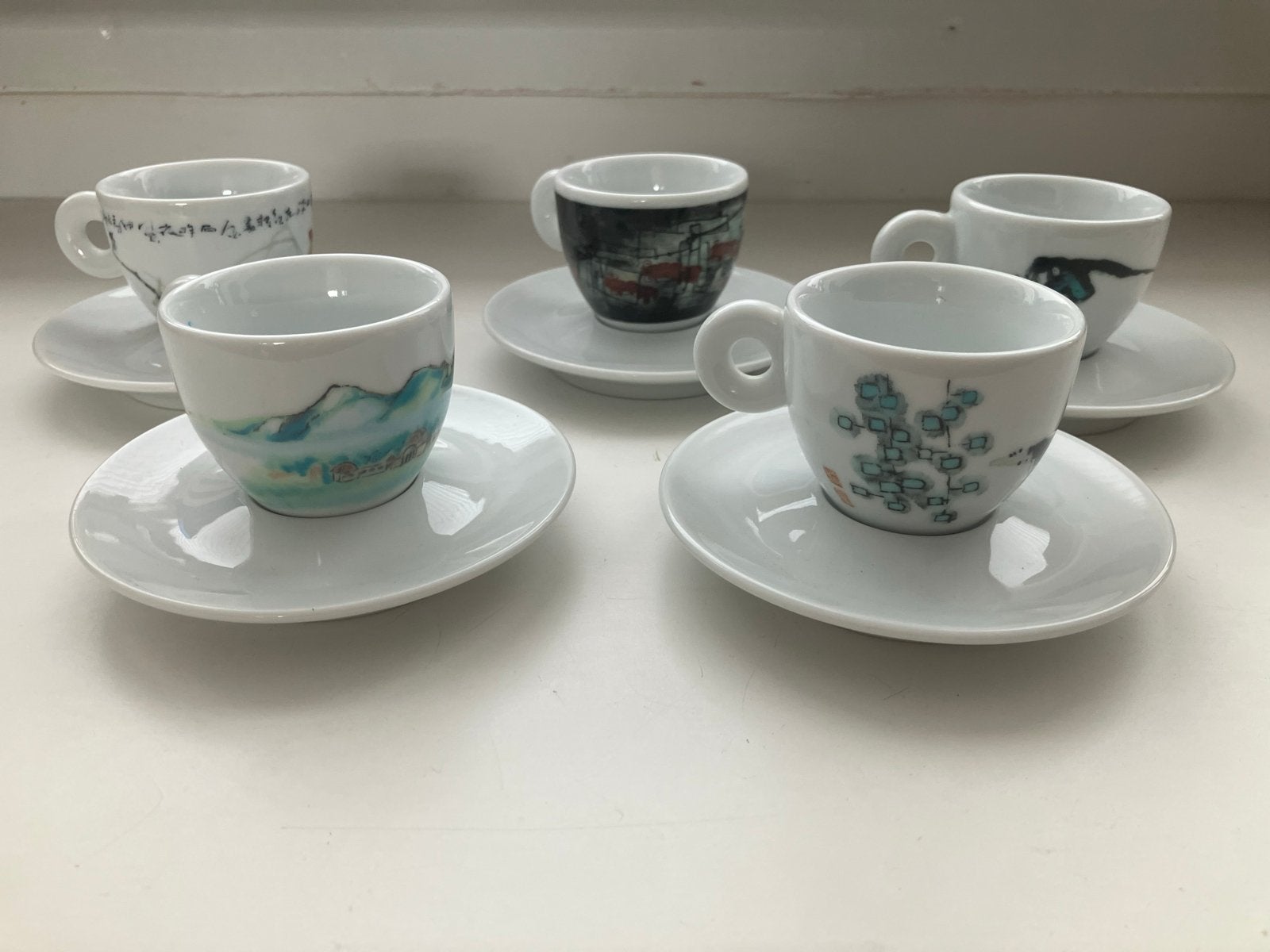 5x Illy Art Collection espresso kopjes ontworpen door An Du, Gebruikt, Ophalen of Verzenden, Overige stijlen, Illy