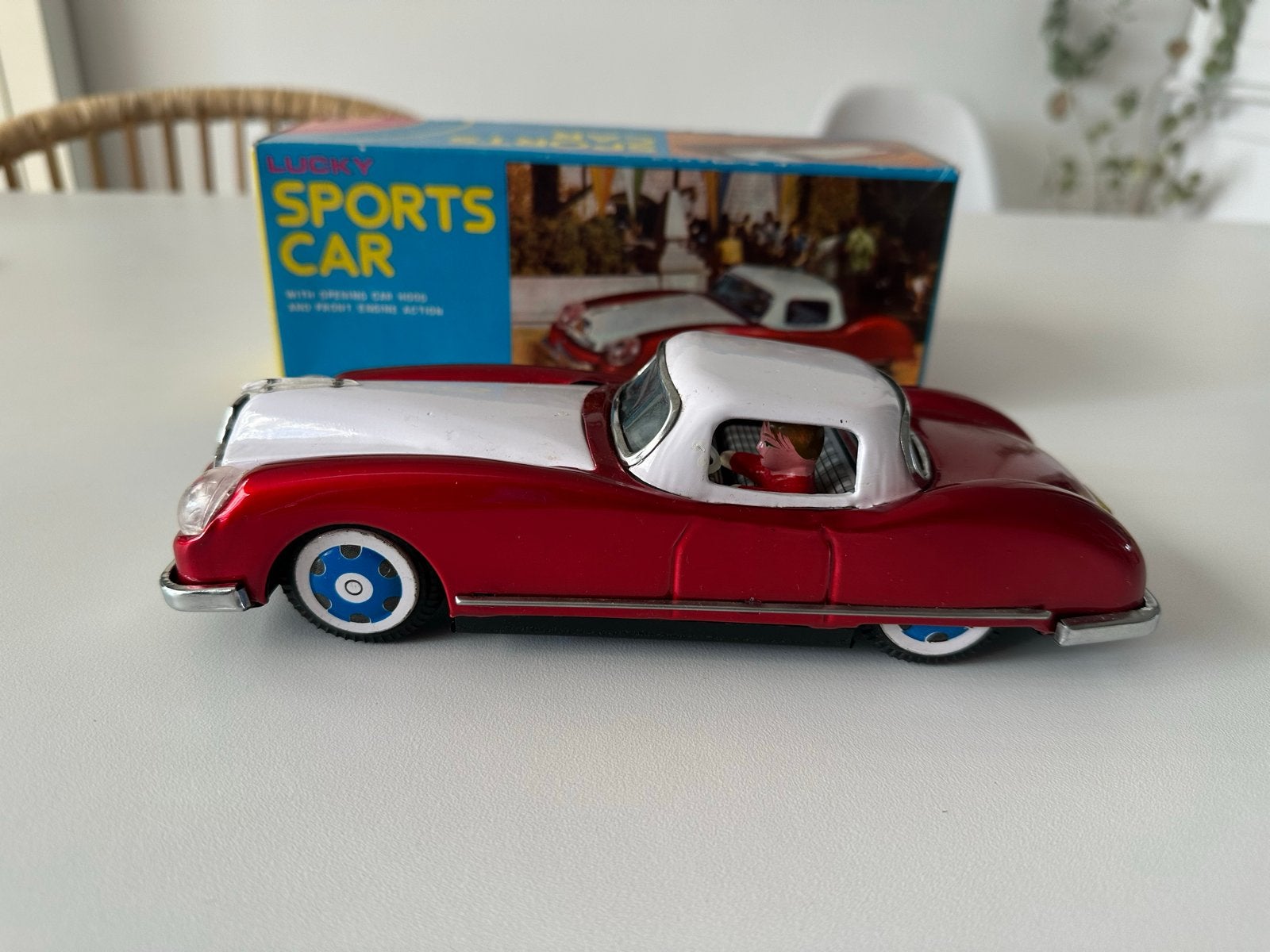 Vintage Lucky Sports Car - Rood/Wit Speelgoedauto, Kinderen en Baby's, Speelgoed | Speelgoedvoertuigen, Ophalen, Zo goed als nieuw
