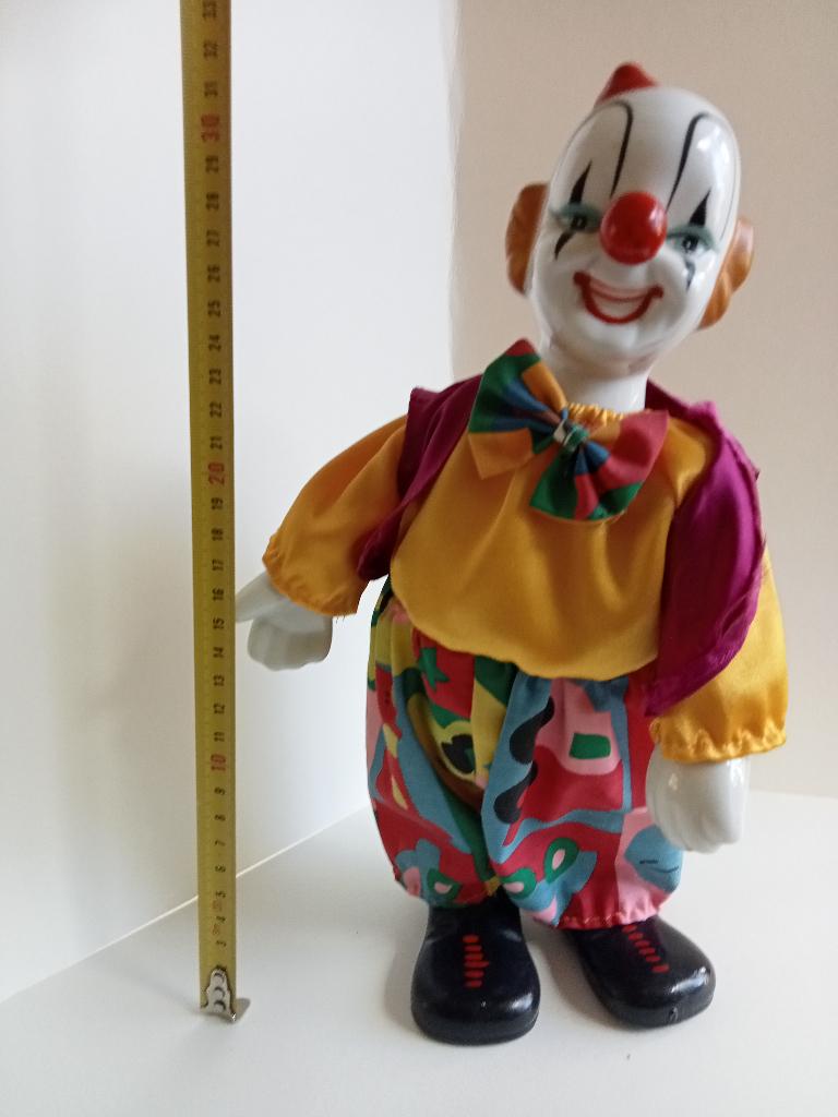 Clown pop met opdraai mechaniek muziek en beweging, Verzamelen, Poppen, Ophalen of Verzenden, Gebruikt, Pop