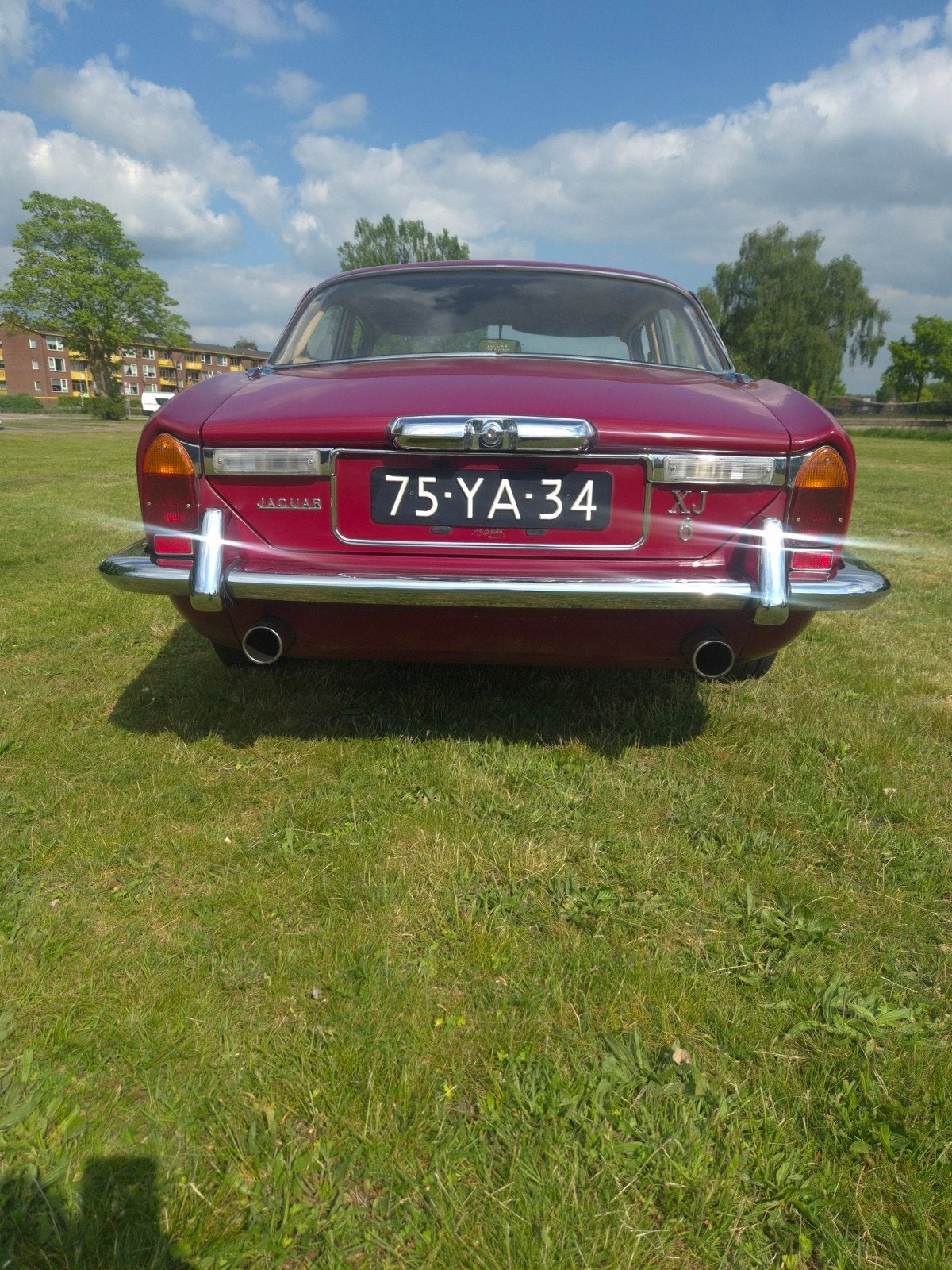 Jaguar XJ6 1976 Rood, SWB, foto 4