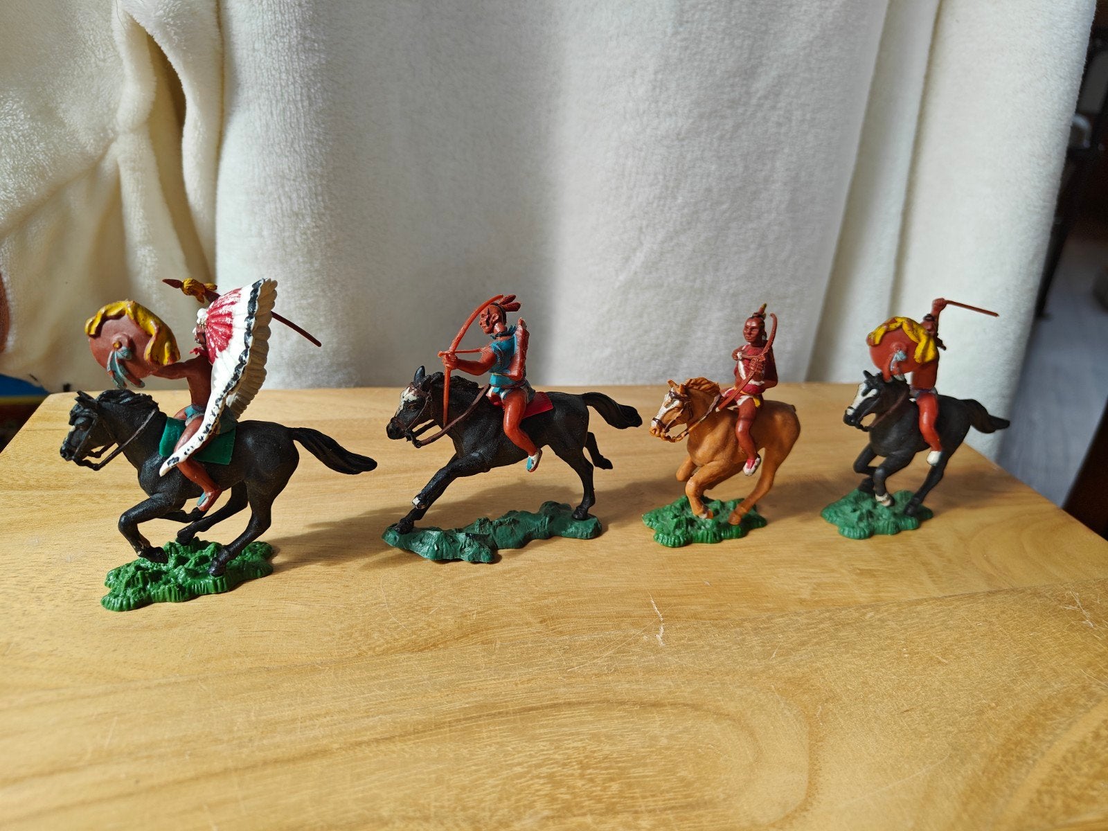 Zeldzame Britains Swoppet Indianen te paard - 4 stuks, Ophalen of Verzenden, Gebruikt