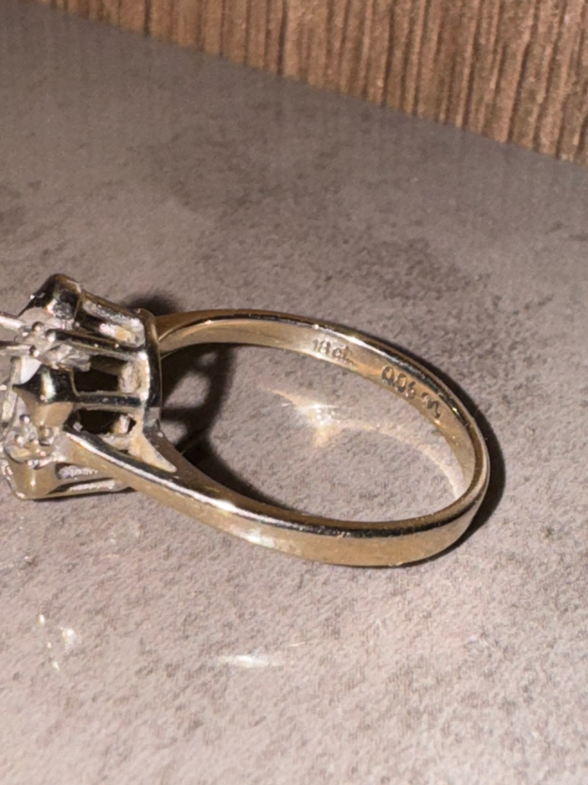 18k gouden ring met zetting en diamantjes (zonder steen), Ophalen of Verzenden