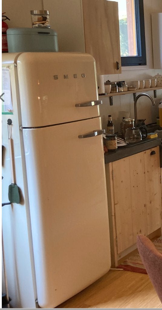 smeg koelkast creme, Witgoed en Apparatuur, Koelkasten en IJskasten, Gebruikt, 200 liter of meer, 45 tot 60 cm, Met vriesvak