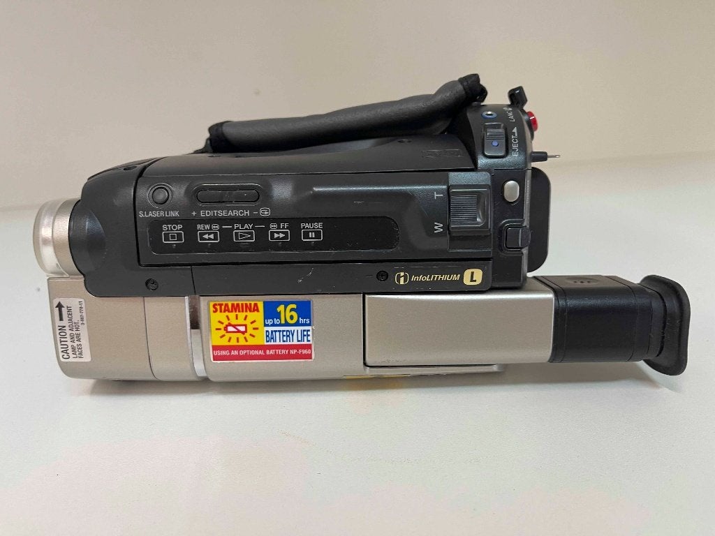 Foto 8 van SONY CCD-TR918E Serie 1013928