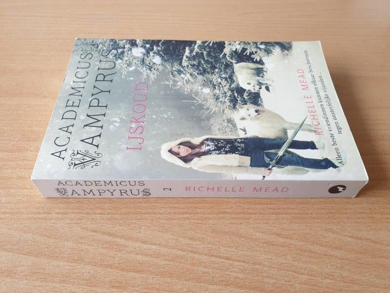 Richelle Mead - Academicus Vampyrus 2, 3, 4, 6 (SC/bieb), Boeken, Ophalen of Verzenden, Gelezen, Richelle Mead