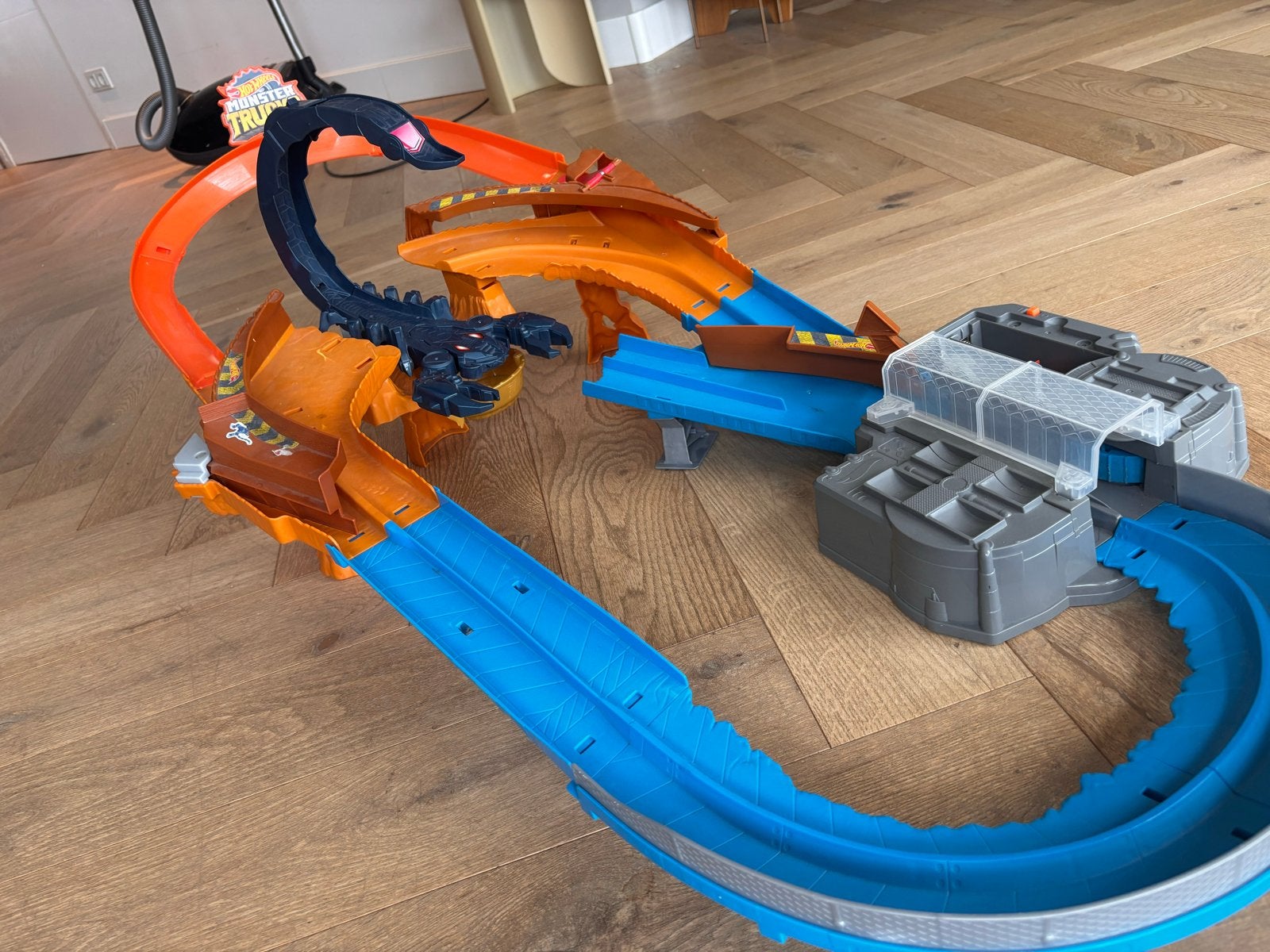 Hot Wheels Monster Trucks Racebaan met Schorpioen, Zelf te bouwen, Ophalen of Verzenden, Hot Wheels, Handmatig