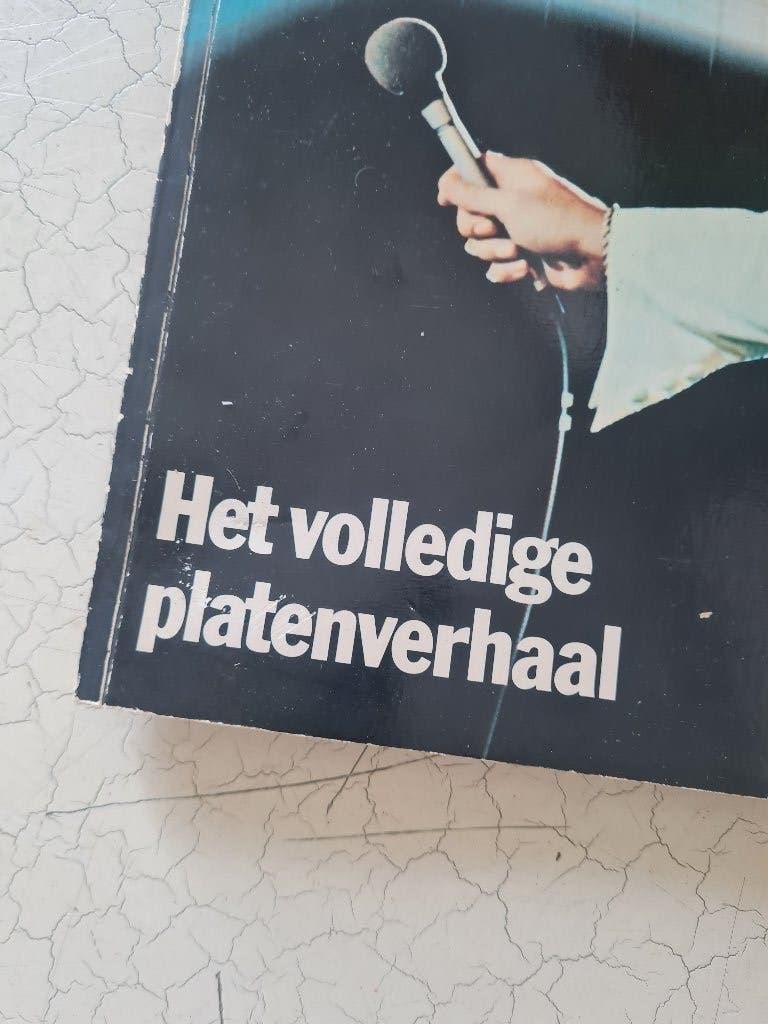Boek Elvis het volledige platen verhaal, Boeken, Ophalen of Verzenden, Zo goed als nieuw, Artiest