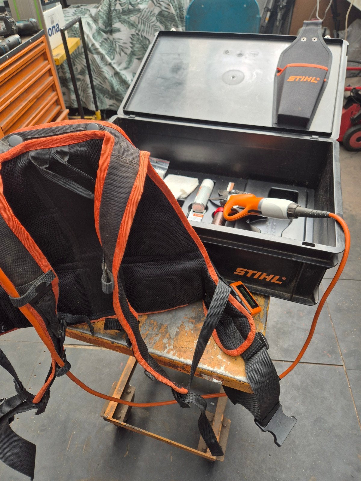 Stihl ASA 65 Accu takkenschaar met draagsysteem 36 V BODY, Ophalen, Zo goed als nieuw, Overige soorten, Stihl