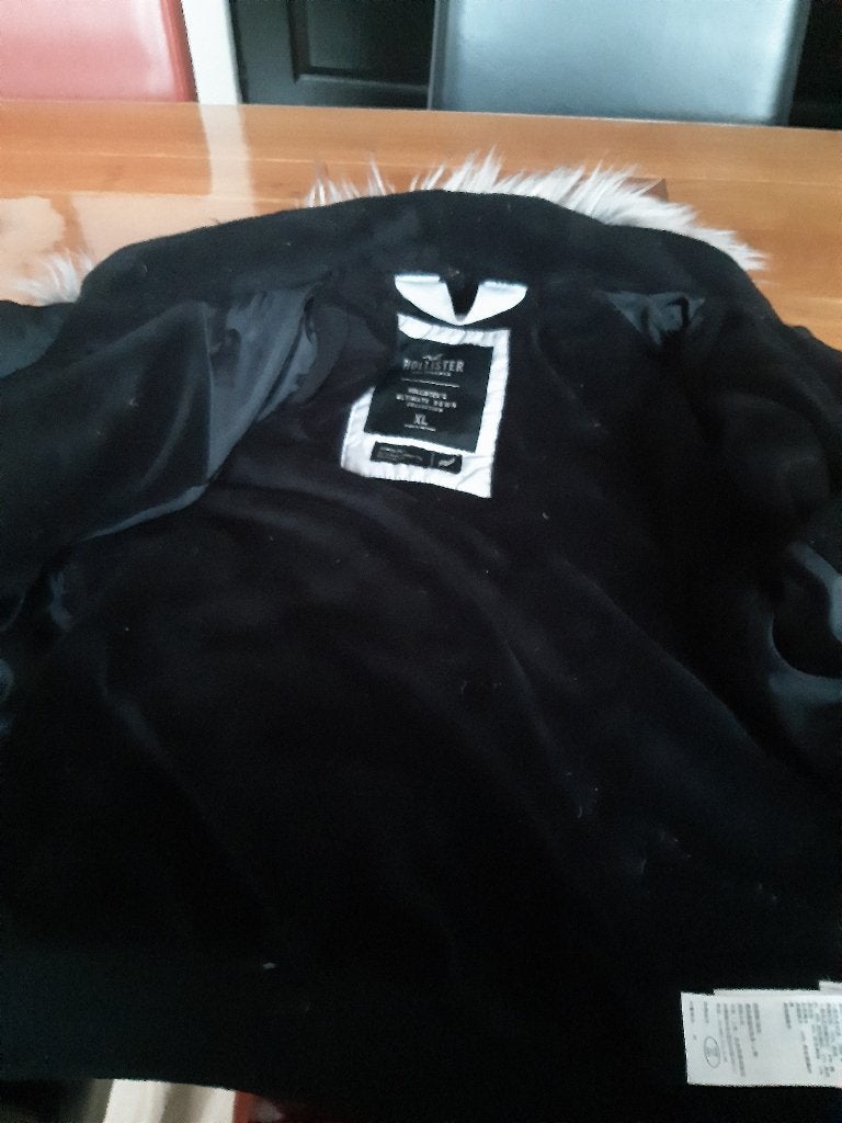 winterjas donsjas hollister xl 44 46 met capuchon zakken, Paars, Maat 46/48 (XL) of groter, Ophalen of Verzenden, Zo goed als nieuw