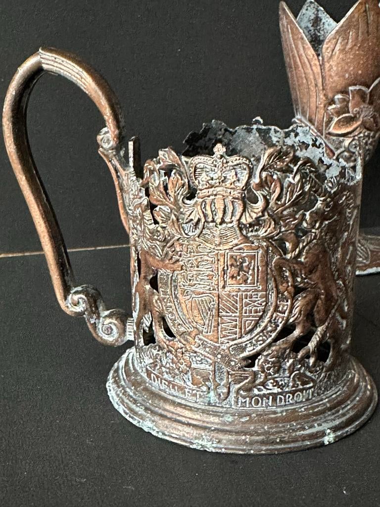 Antieke koperen bekerhouder met wapen - Set van 2, Antiek en Kunst, Ophalen of Verzenden, Koper