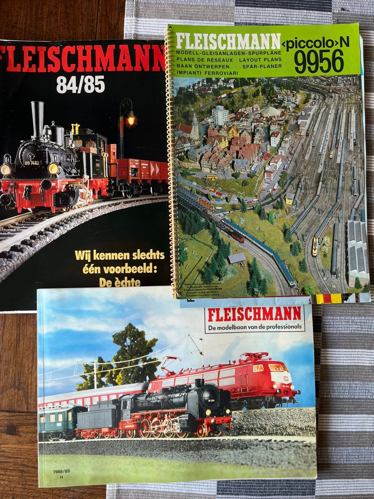Fleischmann piccolo N baan ontwerpen + 2x catalogus, Ophalen of Verzenden, Gebruikt, Boek, Tijdschrift of Catalogus, Fleischmann