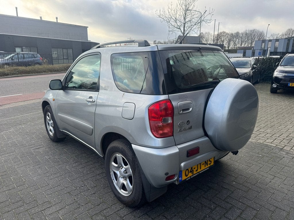 Toyota RAV4 1.8-16V VVT-i Luna AIRCO CRUISE PARKEERSENSOREN, Auto's, Toyota, Voorwielaandrijving, Gebruikt, 4 cilinders, Bedrijf