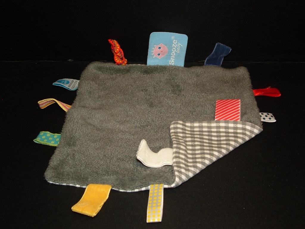 SNOOZEBABY KNUFFELDOEK VELOURS DONKERGRIJS MET, Kinderen en Baby's, Speelgoed | Knuffels en Pluche, Ophalen of Verzenden, Nieuw