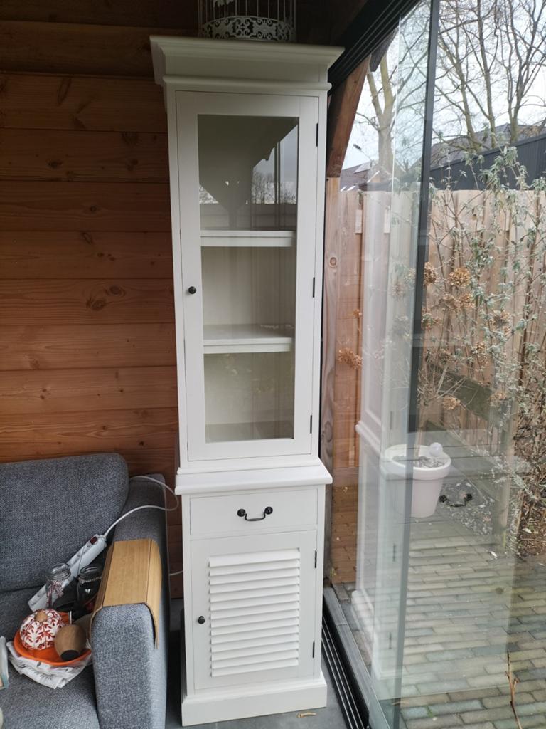 Witte (vitrine)kast, Huis en Inrichting, Kasten | Vitrinekasten, Ophalen, Gebruikt, 25 tot 50 cm, 200 cm of meer