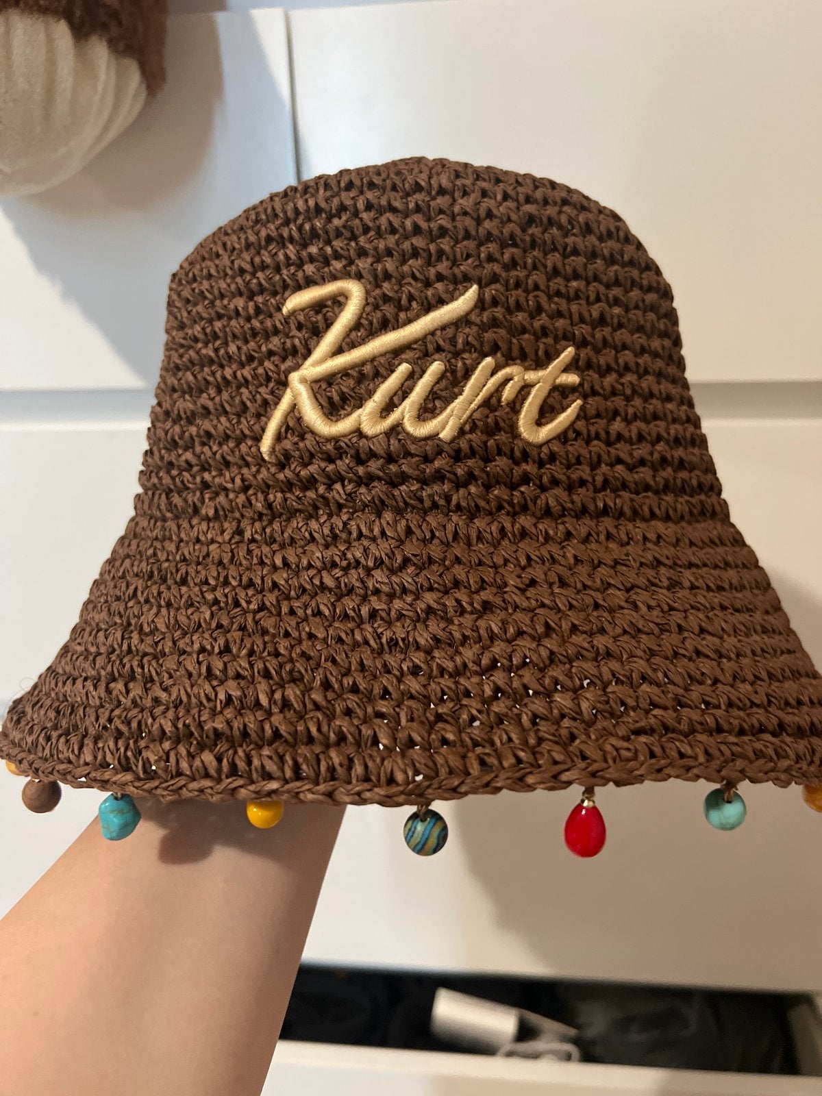 Kurt Geiger rieten hoed met kralen - Zomerse bucket hat, Ophalen of Verzenden, Zo goed als nieuw, One size fits all, Hoed