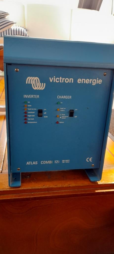 Victron Energie Atlas Combi 12V 800W Omvormer/Lader, Ophalen