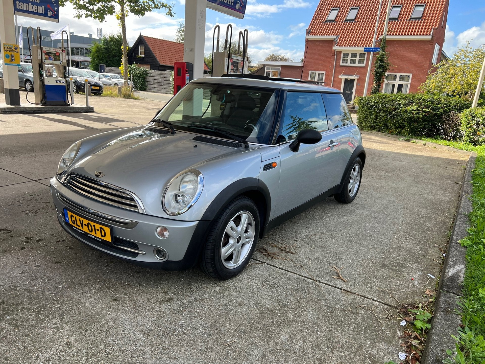 Mini Mini 1.6 One Pepper PANO/AIRCO/SPORT STOEL, Voorwielaandrijving, Gebruikt, Zwart, 4 cilinders