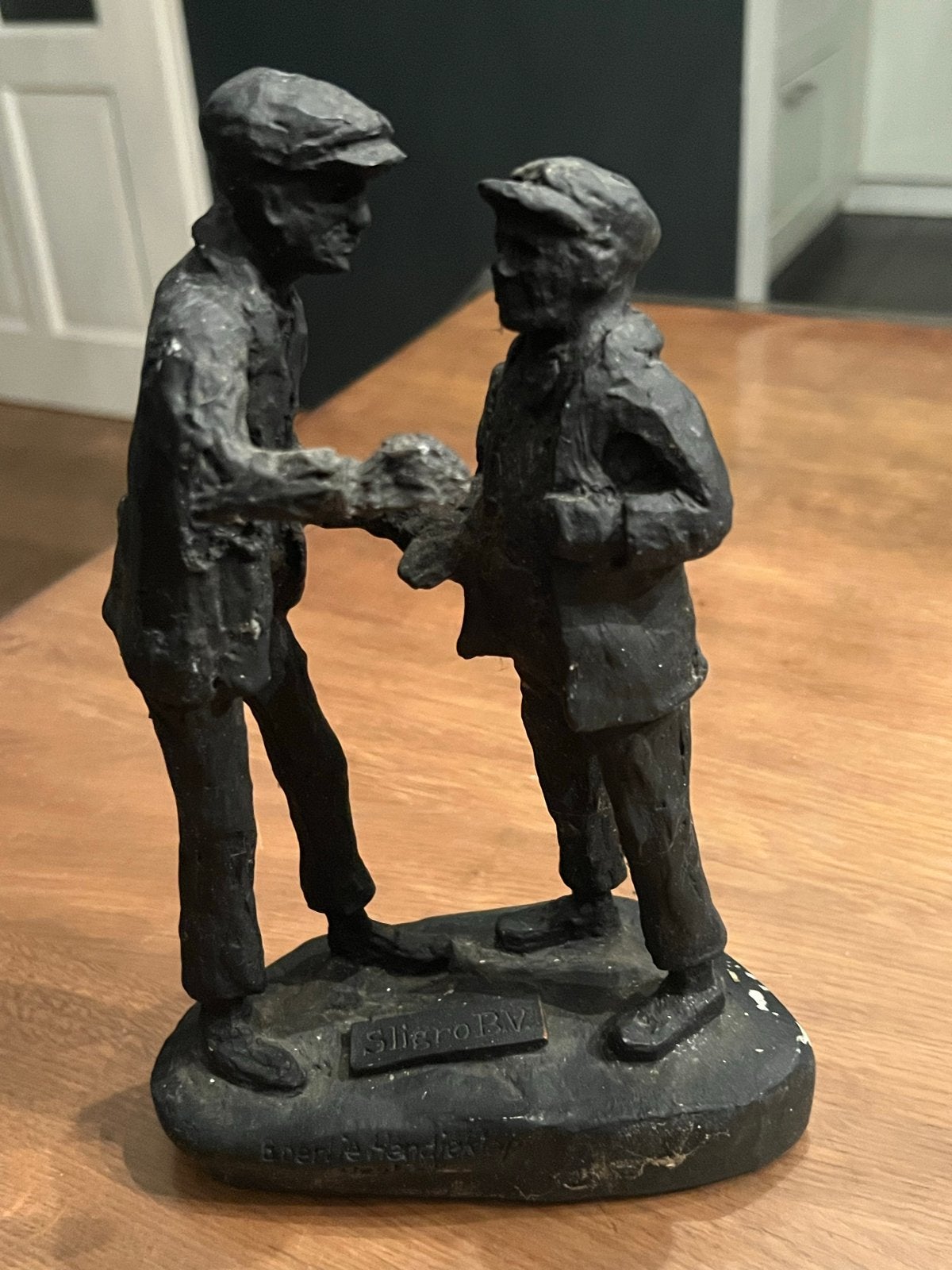 Vintage beeldje van twee mannen, Sligro BV, Antiek en Kunst, Groep mensen, Minder dan 20 cm, Ophalen of Verzenden, Overige materialen