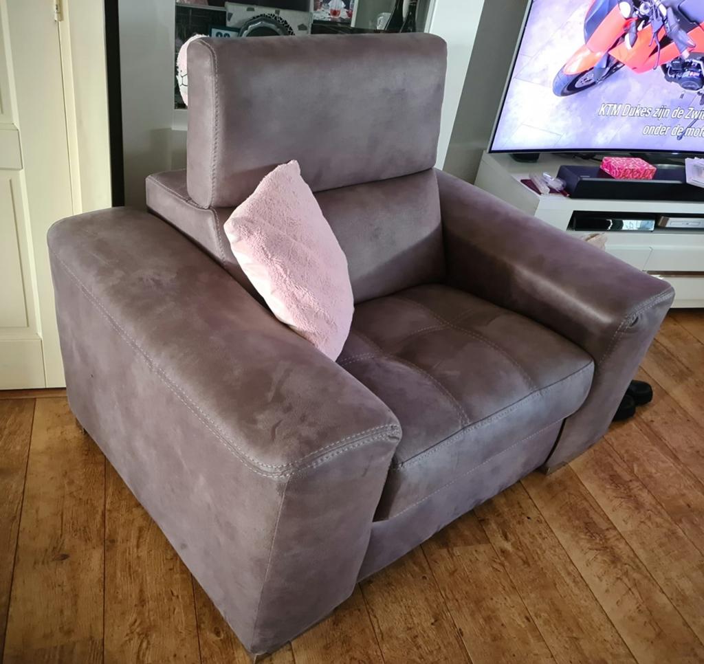 Comfortabele loveseat met verstelbare rugleuning, Huis en Inrichting, Fauteuils, Ophalen, Gebruikt, Modern comfort, 100 tot 125 cm