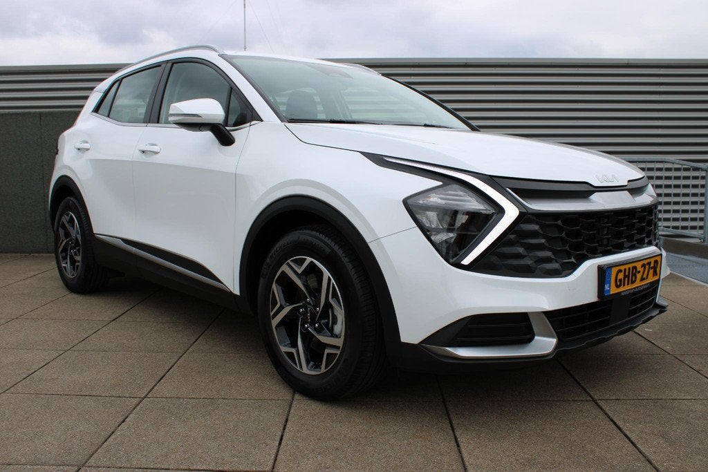 Kia Sportage 1.6 T-GDi MHEV ComfortLine Navigatie / Camera /, Voorwielaandrijving, Gebruikt, Euro 6, 4 cilinders