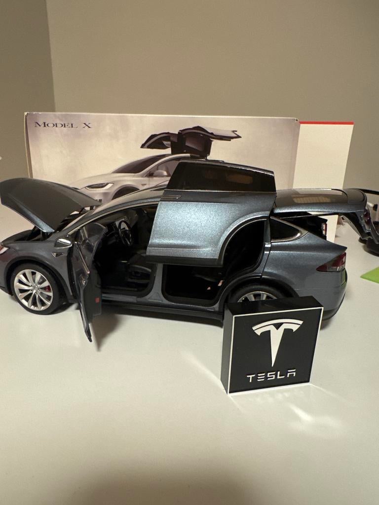 Tesla Model X grijs 1:18, Hobby en Vrije tijd, Modelauto's | 1:18, Ophalen of Verzenden, Nieuw, Auto
