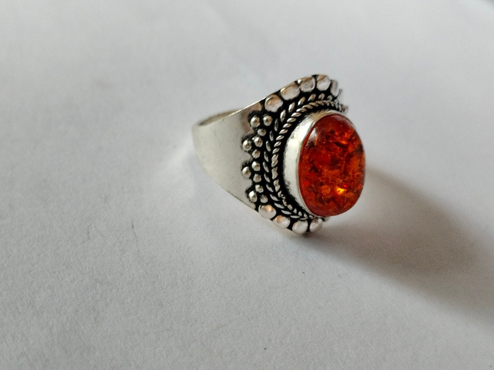 zilveren ring met amber maat 20.5, Overige kleuren, 20 of groter, Verzenden, Nieuw