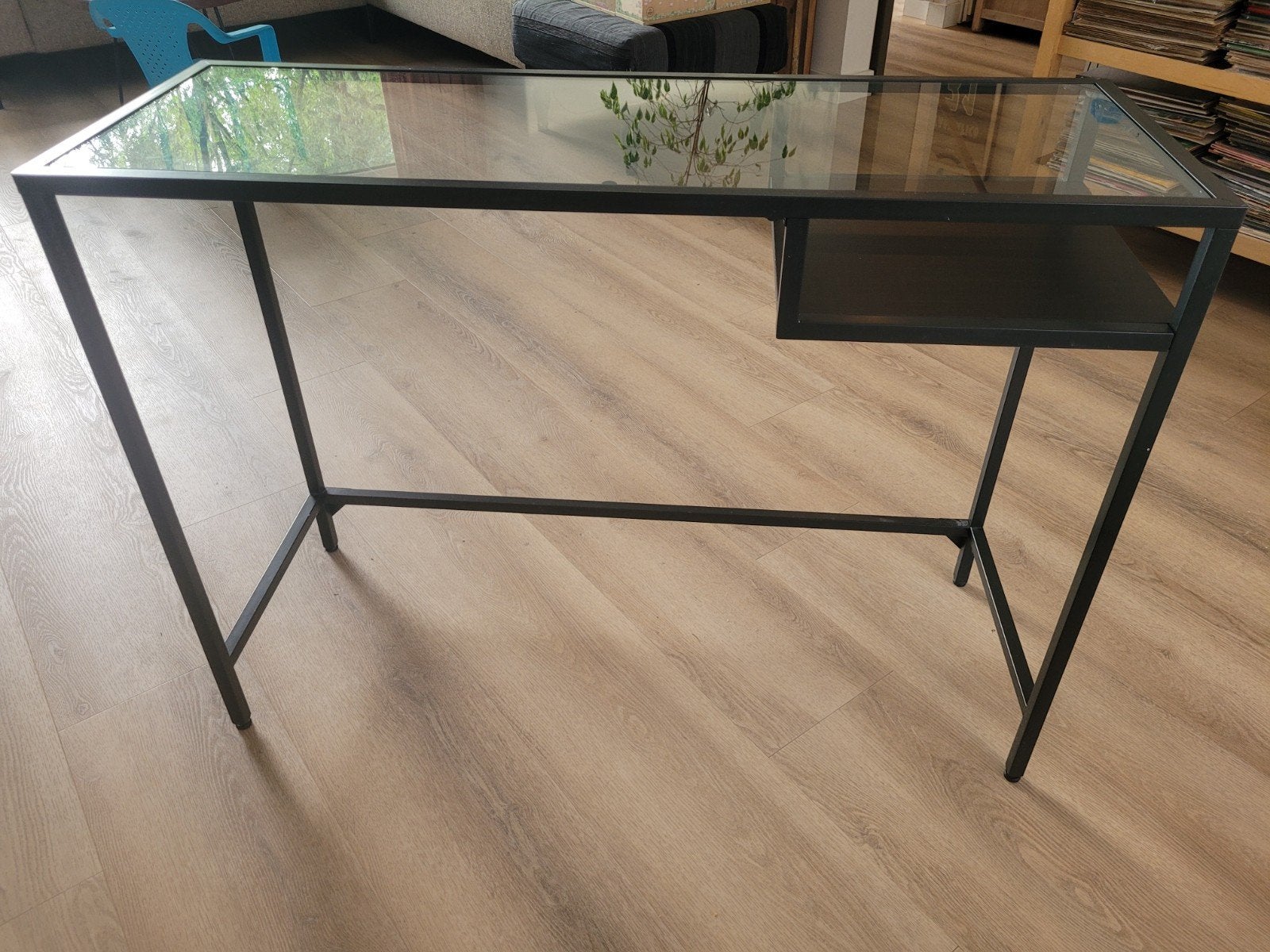 IKEA VITTSJÖ laptoptafel / bureau - Zwart metaal met glas, Ophalen, Zwart, Gebruikt, Metaal