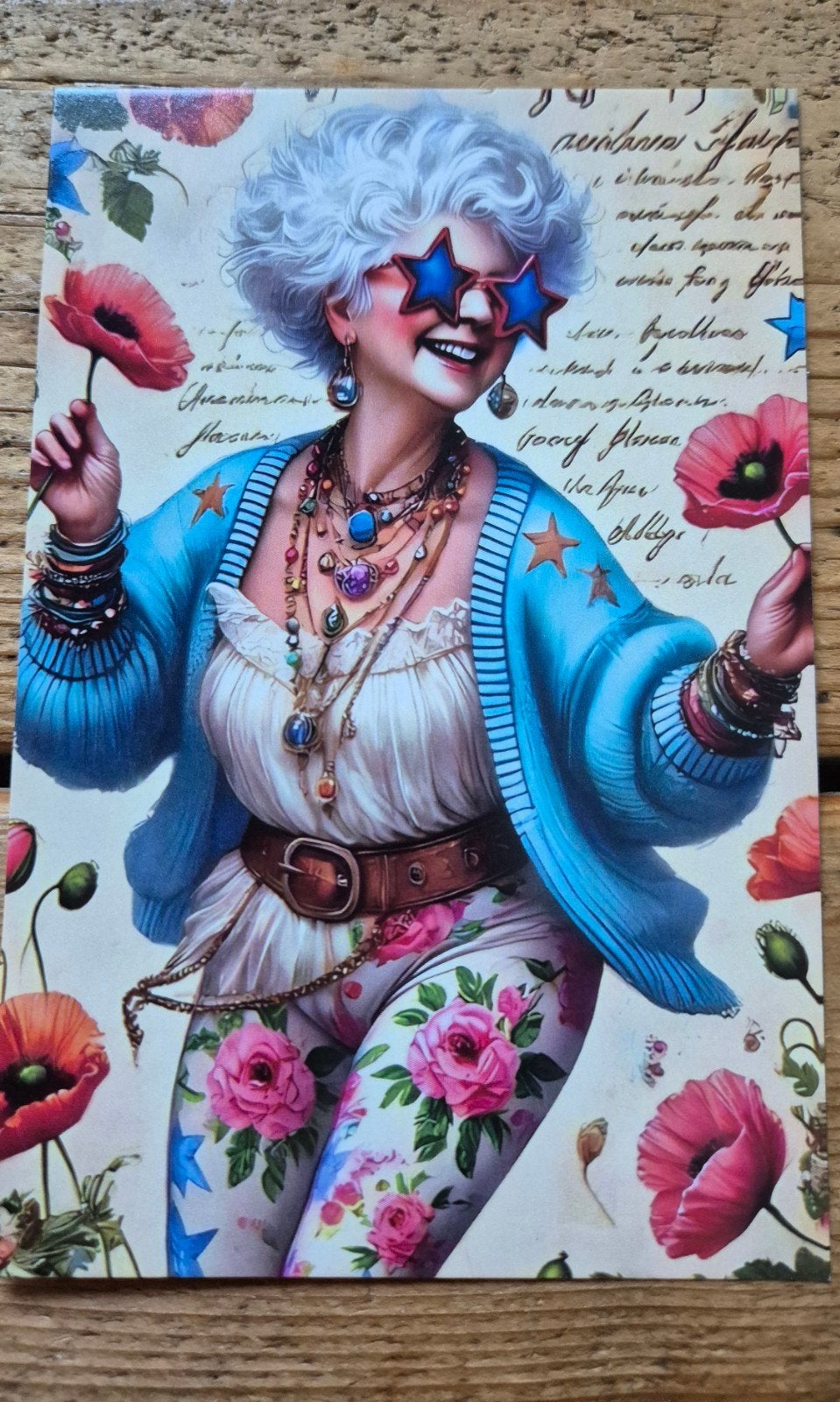 🩵Ansichtkaart Flowerpower girl - Hippe Oma met Klaprozen, Ophalen of Verzenden, 1980 tot heden, Ongelopen