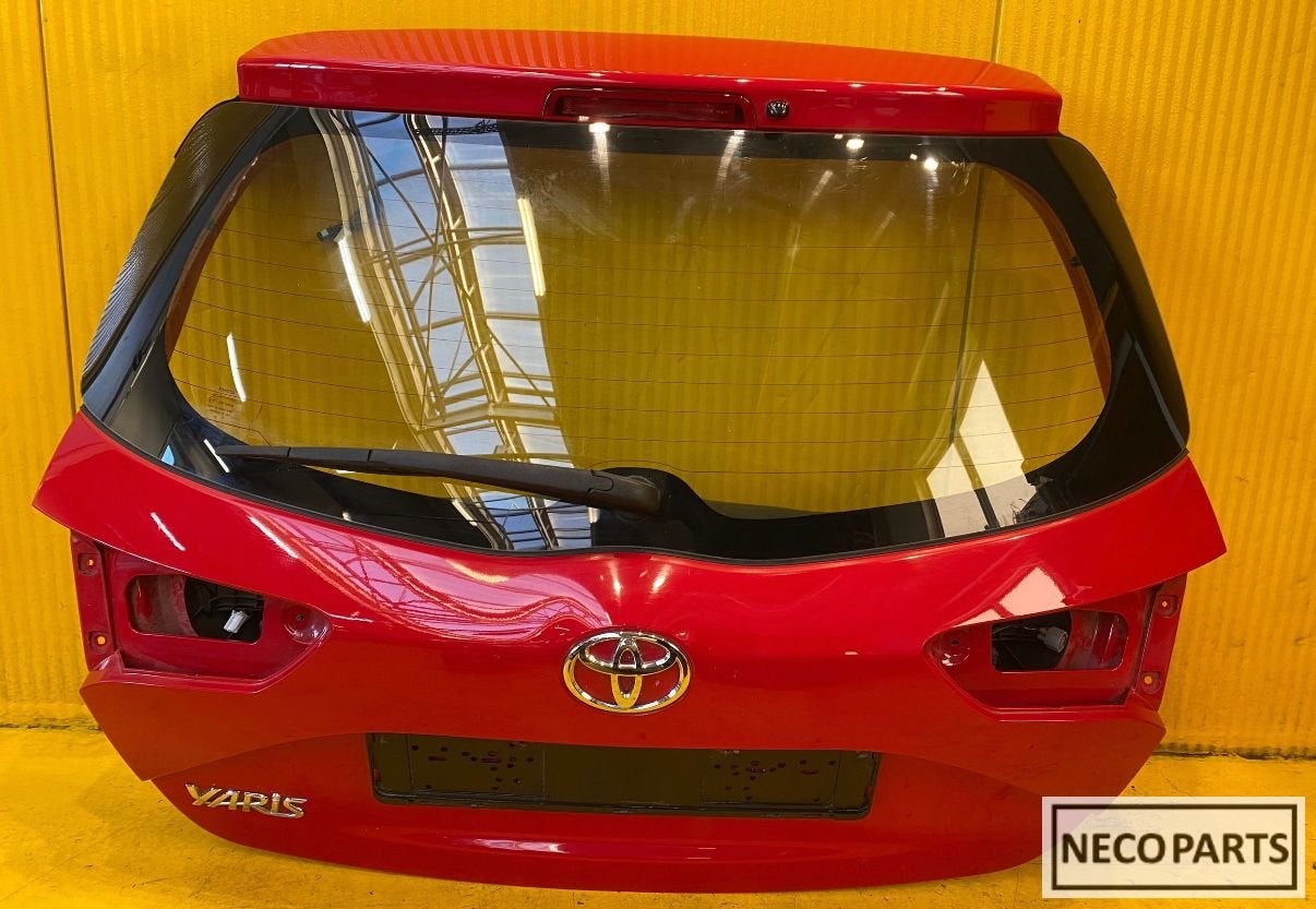 TOYOTA YARIS III FACELIFT ACHTERKLEP 3P0 ALLES LEVERBAAR!!!, Gebruikt, -, Ophalen of Verzenden, Toyota