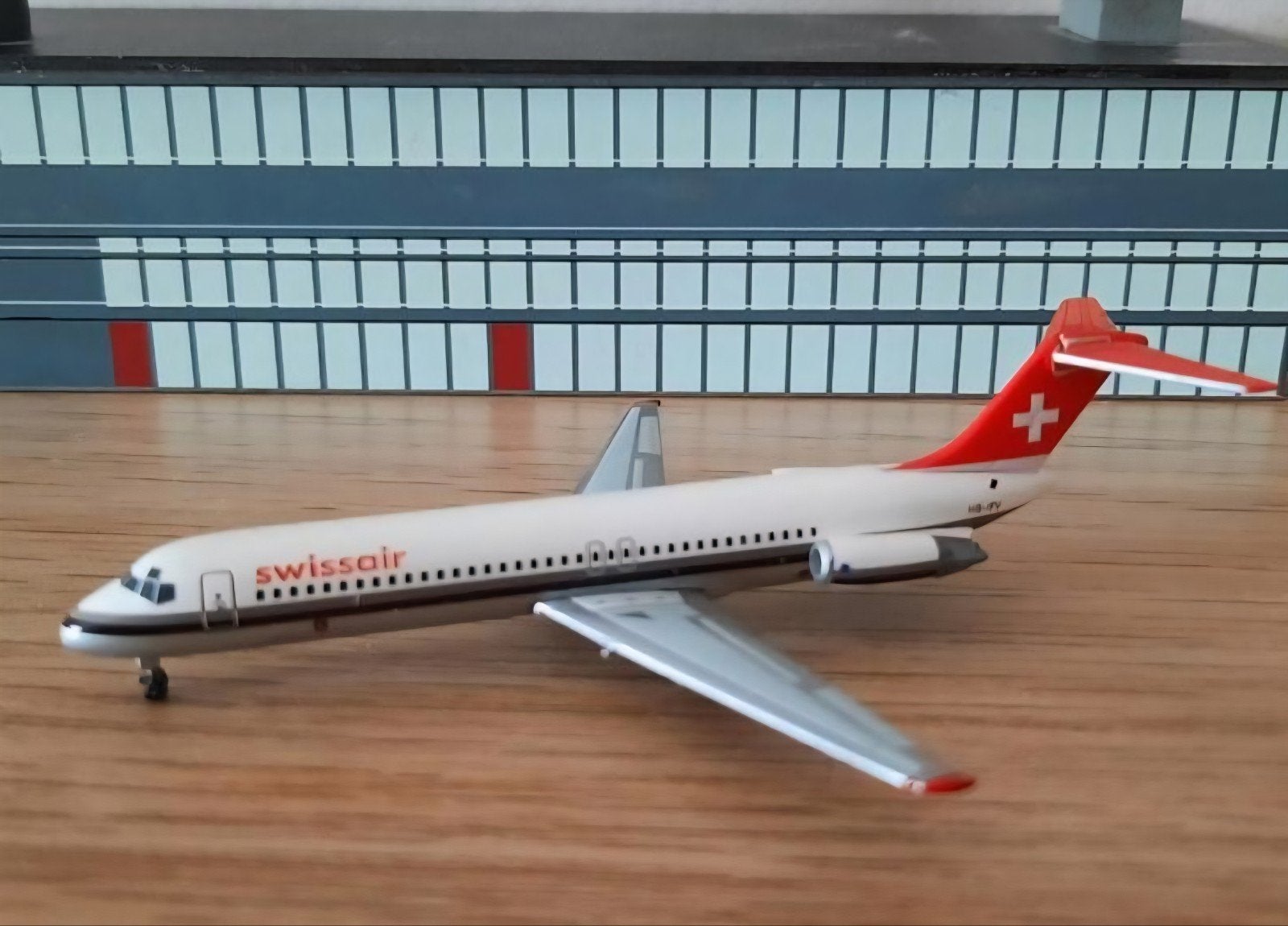 Swissair DC-9-32, Ophalen of Verzenden, Zo goed als nieuw, Schaalmodel