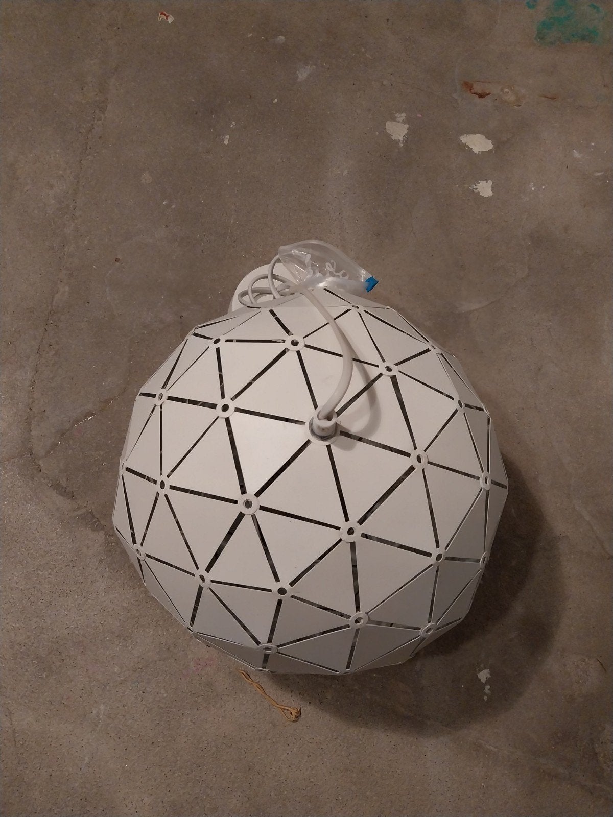 Lamp, hanglamp. Troje wit. Driehoek patroon., Overige stijlen, Zo goed als nieuw, Wit, Plafondlamp
