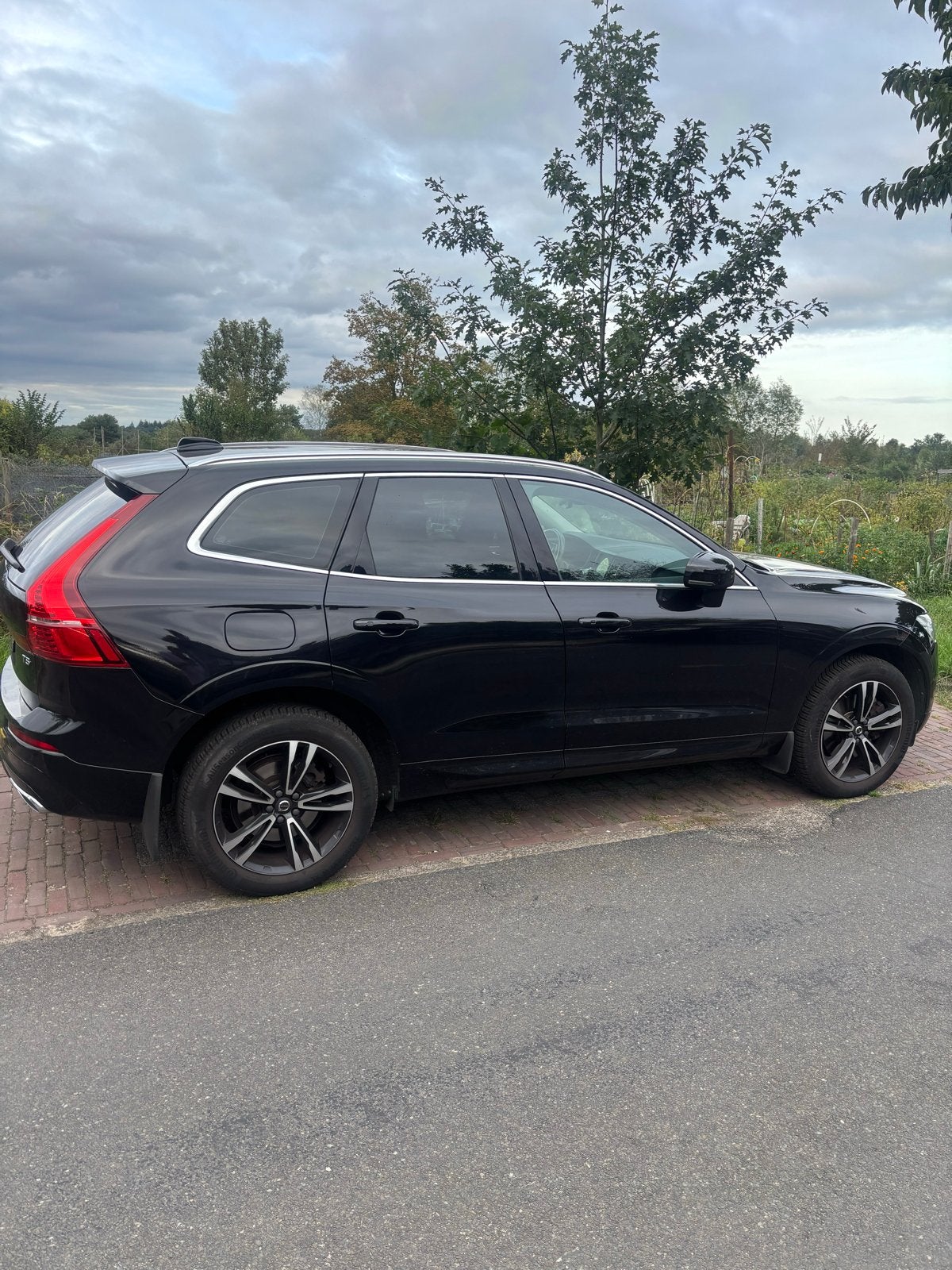 Volvo XC60 T5 250pk Geartronic 2018 Zwart, Auto's, 4 cilinders, Zwart, XC60, Particulier