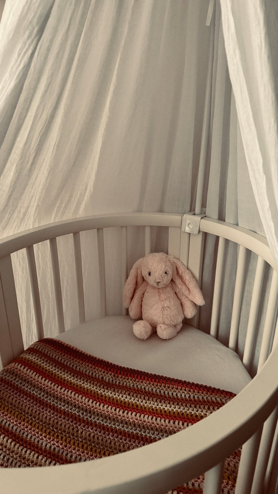 Witte Stokke Sleepi Mini Bed - Zo goed als nieuw, Ophalen, Zo goed als nieuw, Lattenbodem, Minder dan 140 cm