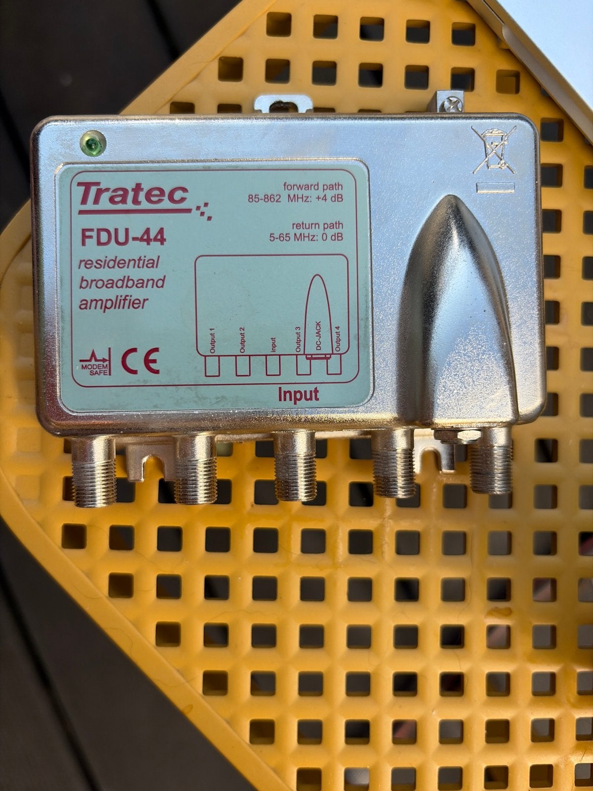 Tratec FDU-44 Breedbandversterker voor thuis, Ophalen of Verzenden, Gebruikt, Overige kabels
