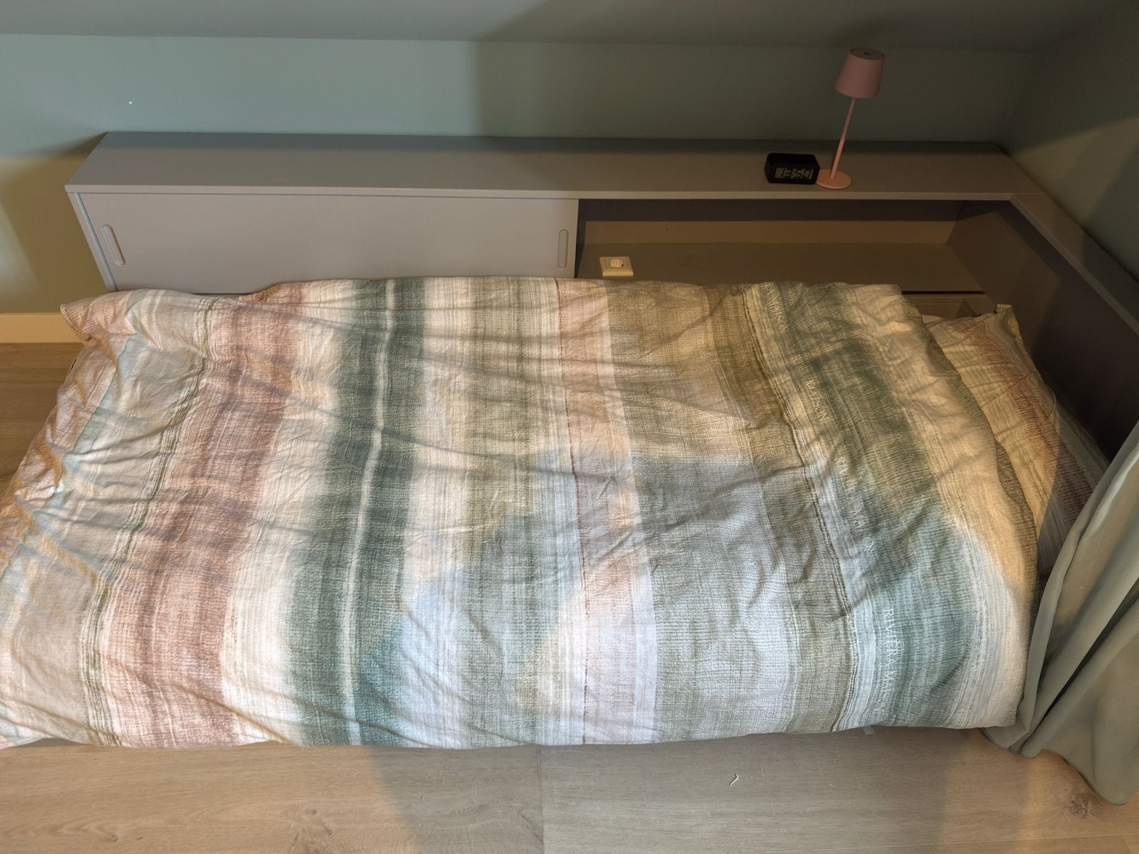 Mooi bed + bureau met opbergruimte merk wood, Ophalen, Zo goed als nieuw, Eenpersoons
