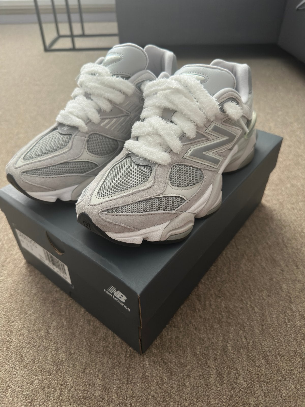 New balance 9060 Grijs Maat 41,5  (zo goed als nieuw), Ophalen, Zo goed als nieuw, Overige kleuren