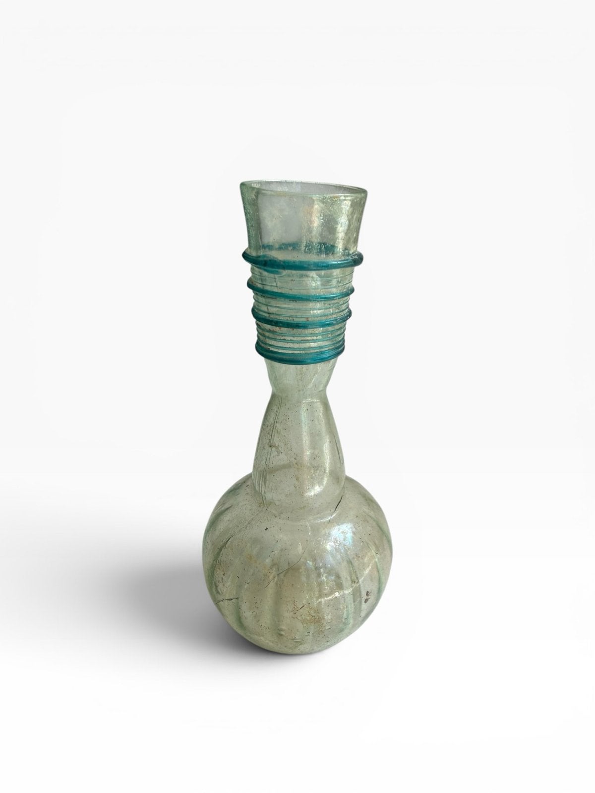 Bijzonder laat-Romeins flesje blauwe glasdraad versiering, Antiek en Kunst, Ophalen of Verzenden
