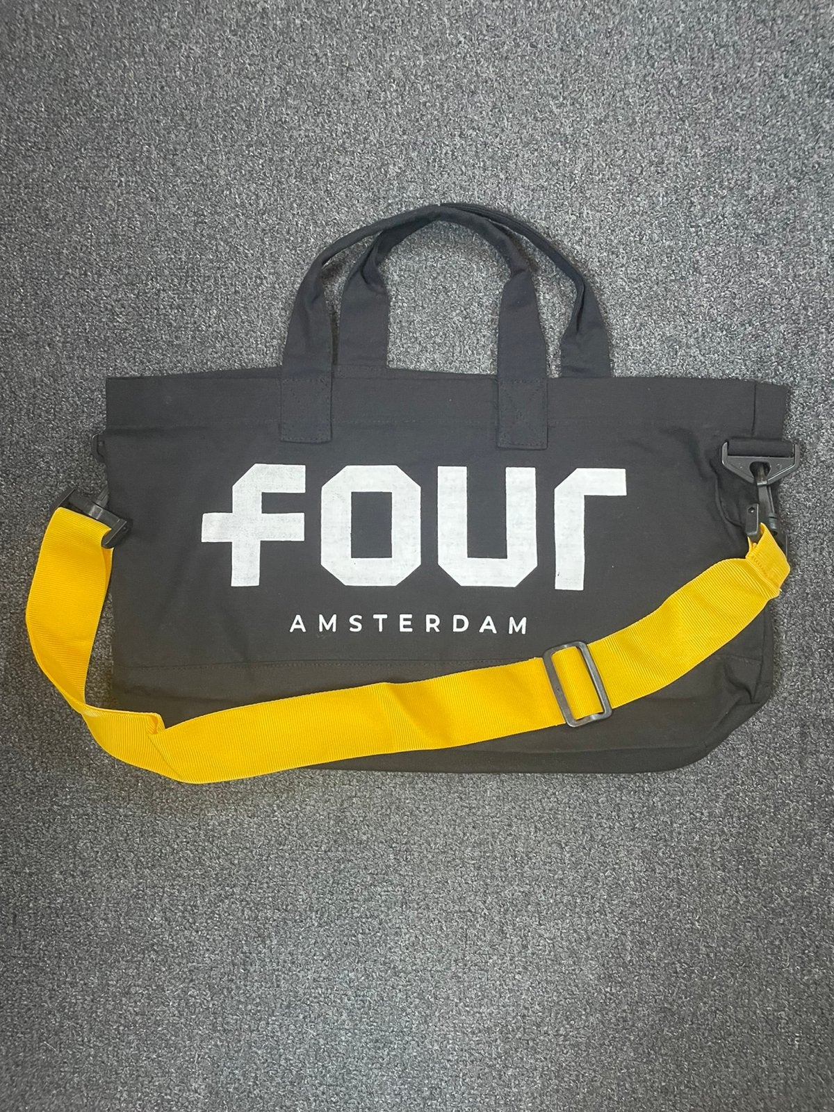 Four tas nieuw met gele band, Ophalen of Verzenden, Nieuw