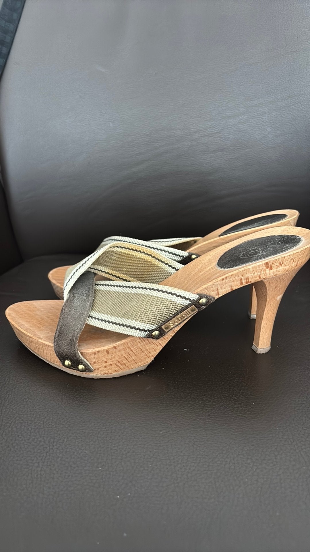 Scholl slippers 39, Slippers, Beige, Ophalen of Verzenden, Gedragen