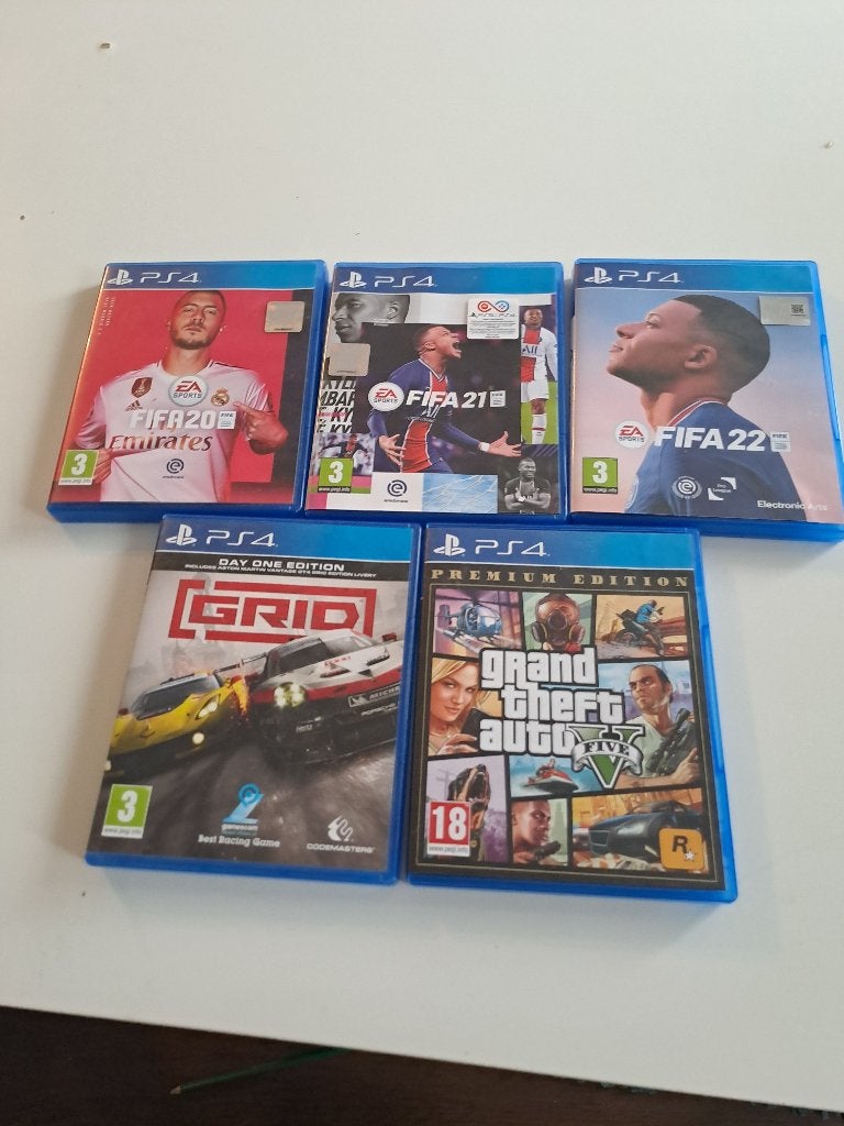 Pakket van 5 PS4 Games - GTA V Premium, GRID, FIFA 22-20, Gebruikt, Ophalen of Verzenden, Eén computer, Sport