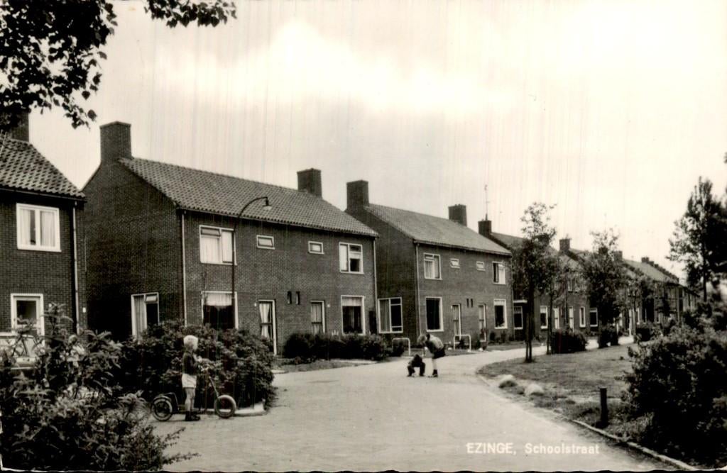 Ezinge - Schoolstraat - Rijwoningen, Ophalen of Verzenden, 1940 tot 1960, Gelopen, Groningen