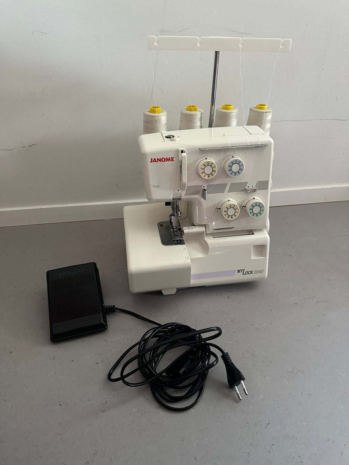 Janone My Lock 204D lockmachine, Ophalen, Lockmachine, Janome