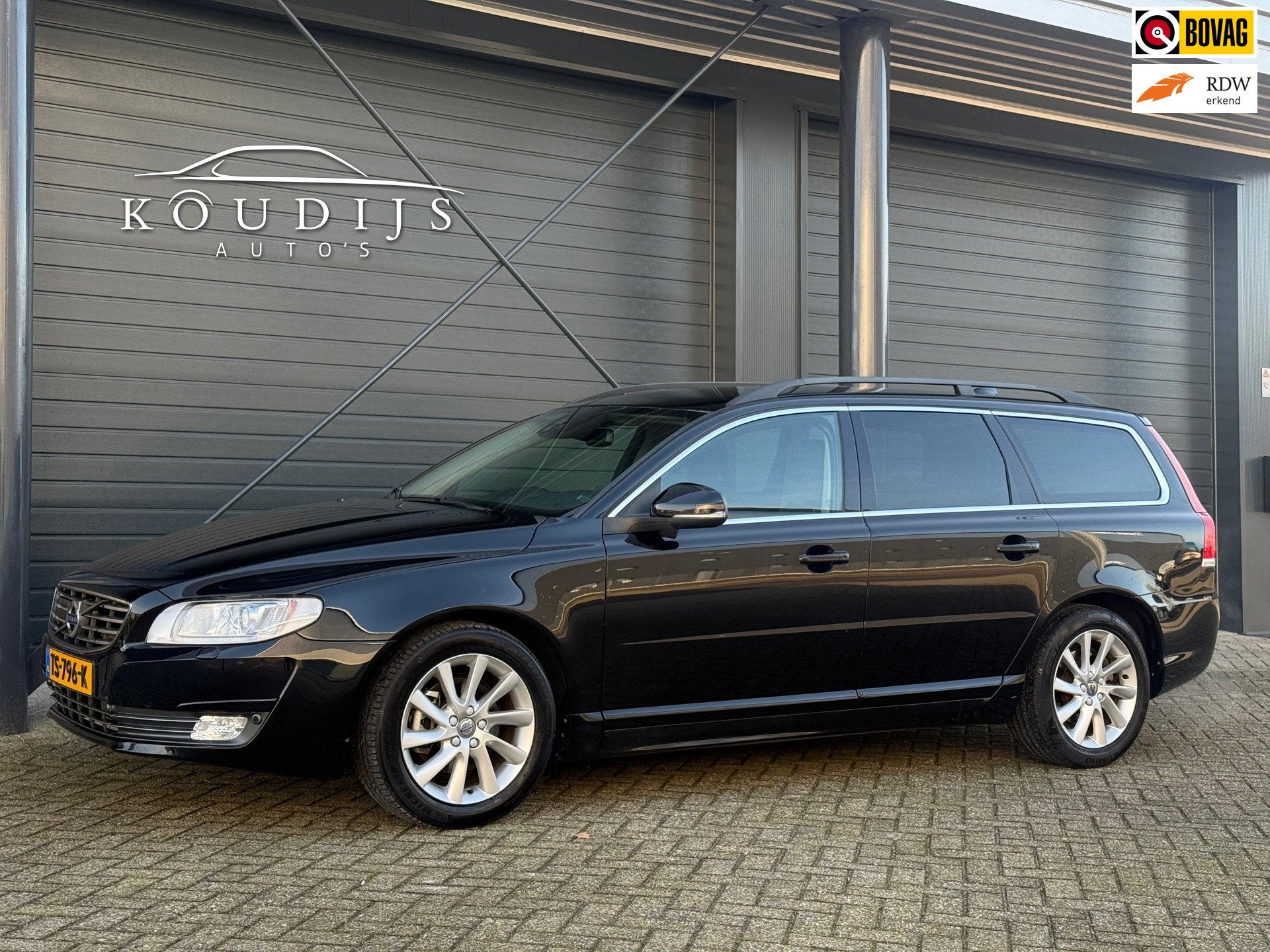 Volvo V70 2.0 T4 Dynamic, ACC, Stoel/Stuur verw., Afn Trekha, Gebruikt, 1969 cc, Leder en Stof, Zwart