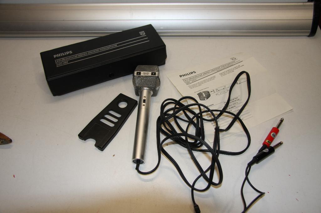 microfoon philips SBC469 in keurige staat vintage (264), Muziek en Instrumenten, Ophalen of Verzenden, Gebruikt, Studiomicrofoon