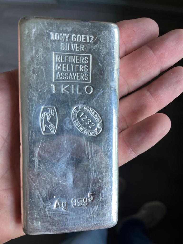 1 Kilo Tony Goetz Zilverbaar - Ag 999.5, Postzegels en Munten, Ophalen of Verzenden, Zilver