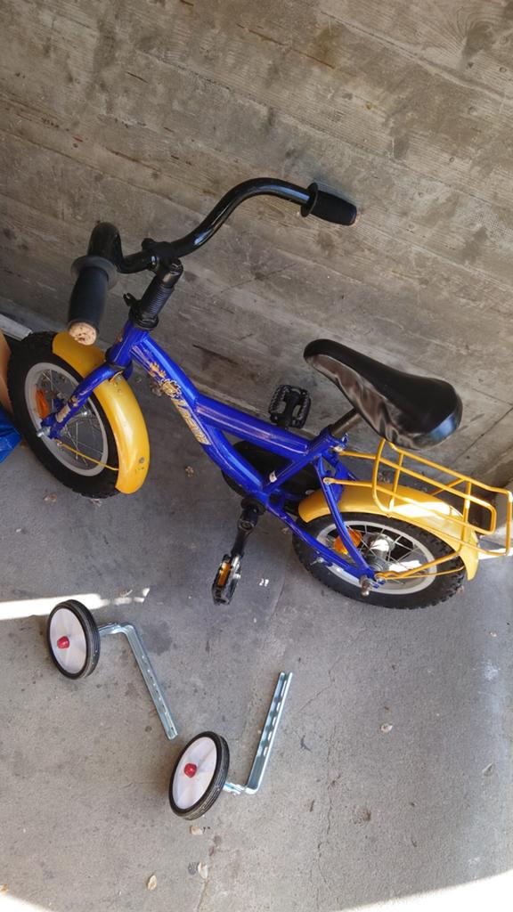 Loekie kinderfiets met eventuele zijwieltjes, Ophalen, Gebruikt, Minder dan 16 inch, Zijwieltjes