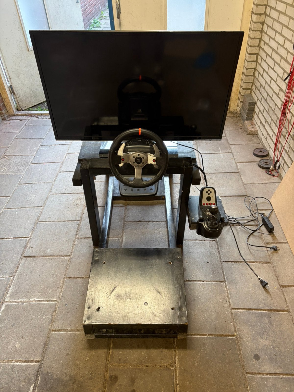 Simrig set: Logitech G25 + Toshiba 40" TV + Houten Frame, Spelcomputers en Games, Games | Pc, Ophalen, 1 speler, Racen en Vliegen